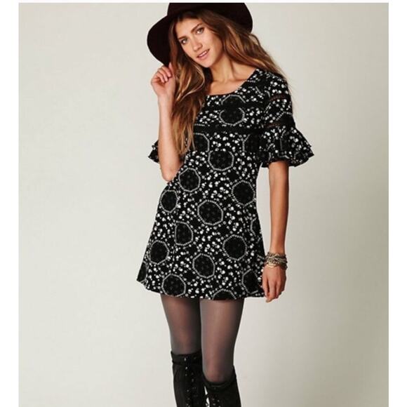 Free People Geo Garden Ruffle Sleeve Mini Dress in black & white size 0 - Picture 2 of 12